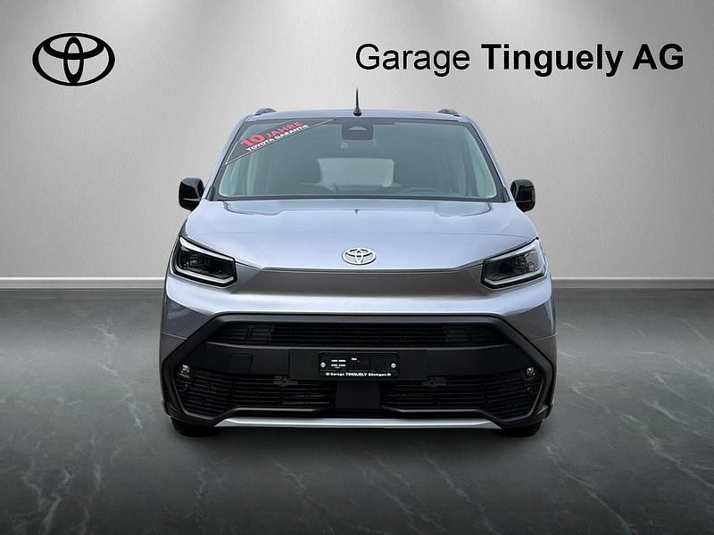 Neu Toyota Proace Verso City 130 PS (95 kW) 2025 Silber Kombi