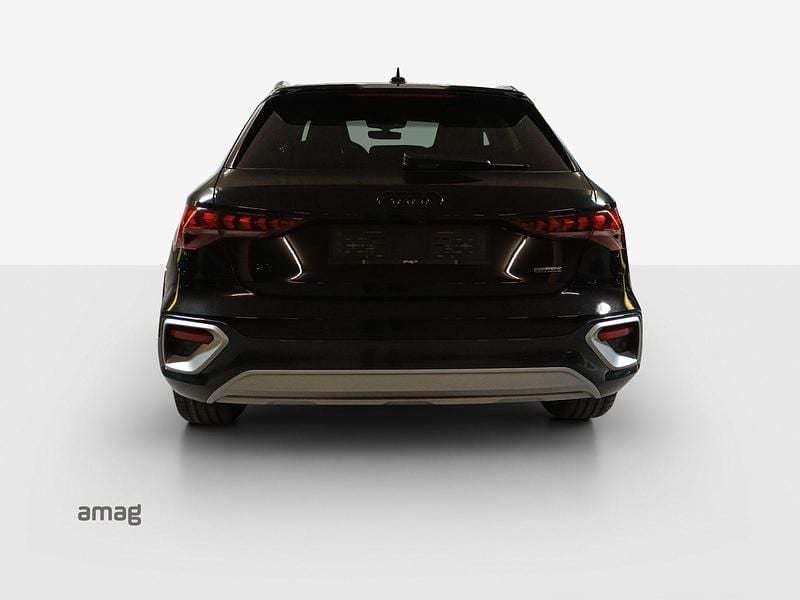 Neu Audi A3 Ambiente 204 PS (150 kW) 2025 Mythosschwarz metallic Limousine