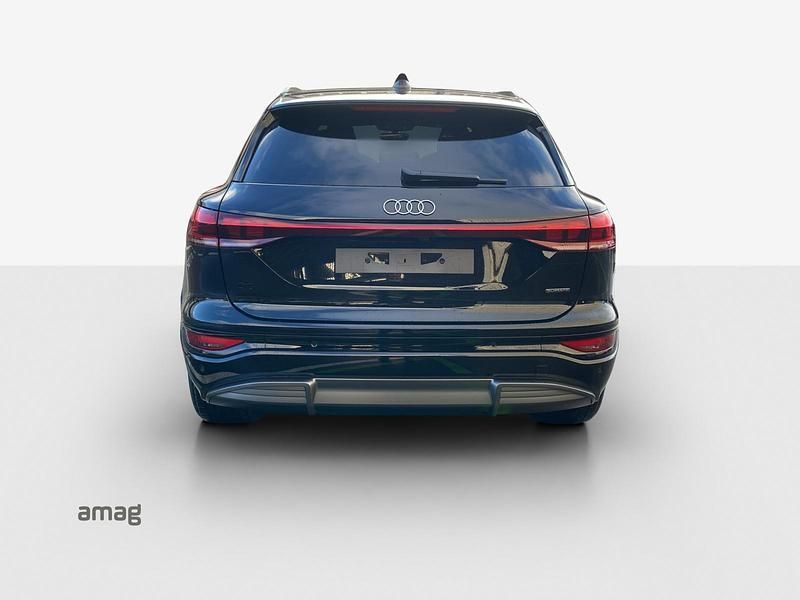 Gebraucht Audi Q6 e-tron Ambiente 285 kW (388 PS) 2024 Mythosschwarz metallic SUV