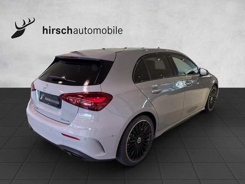 Neu Mercedes A250 224 PS (164 kW) 2025 Grau Limousine