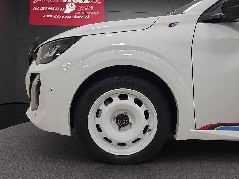 Gebraucht Peugeot 208 100 PS (73 kW) 2024 Schwarz Kleinwagen