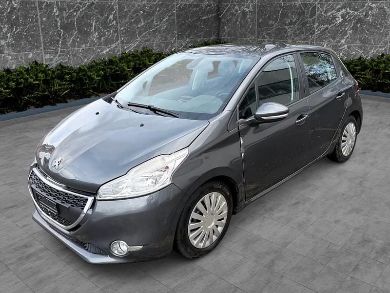 Gebraucht Peugeot 208 Active 95 PS (69 kW) 2012 Kleinwagen