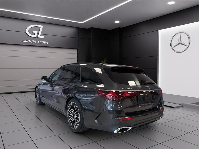 Neu Mercedes E220 197 PS (144 kW) 2026 Grau Kombi