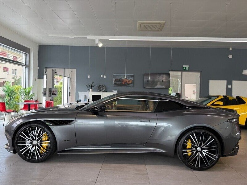 Gebraucht Aston Martin DBS 725 PS (533 kW) 2021 Coupé