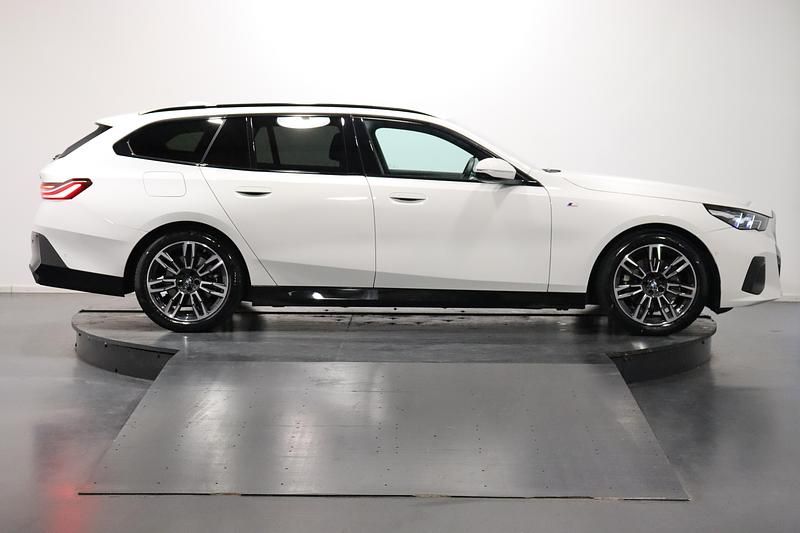 Gebraucht BMW 520 Comfort Edition 208 PS (152 kW) 2024 Weiss Kombi