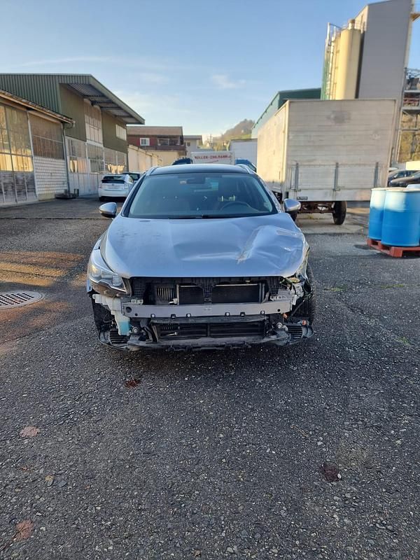 Gebraucht 2018 Peugeot 508 SW Allure Kombi | CHF 2’500 - Bild 1/4