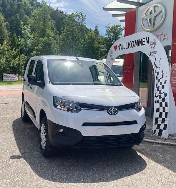 Neu 2025 Toyota Proace City Active Van / Kleinbus | CHF 39’900 (Fairer Preis) - Bild 1/3