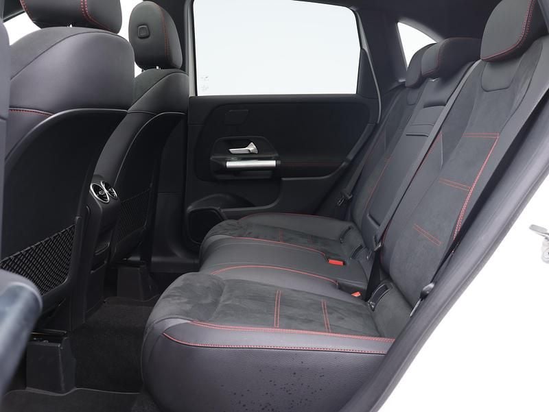 Gebraucht Mercedes B250 AMG line 224 PS (164 kW) 2019 Weiss Van / Kleinbus