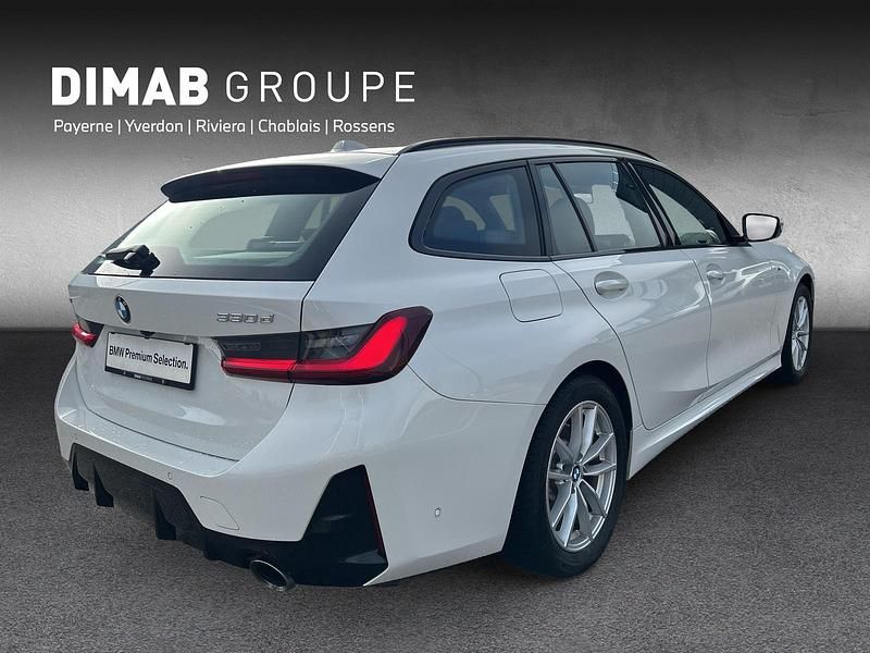 Gebraucht BMW 330 M Sport 285 PS (209 kW) 2023 Weiss Kombi