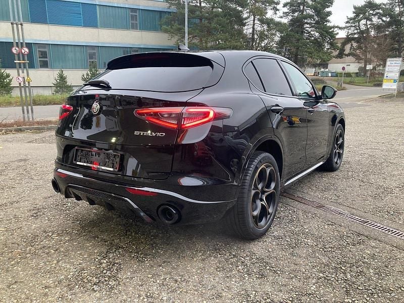 Neu Alfa Romeo Stelvio 280 PS (205 kW) 2025 Schwarz SUV
