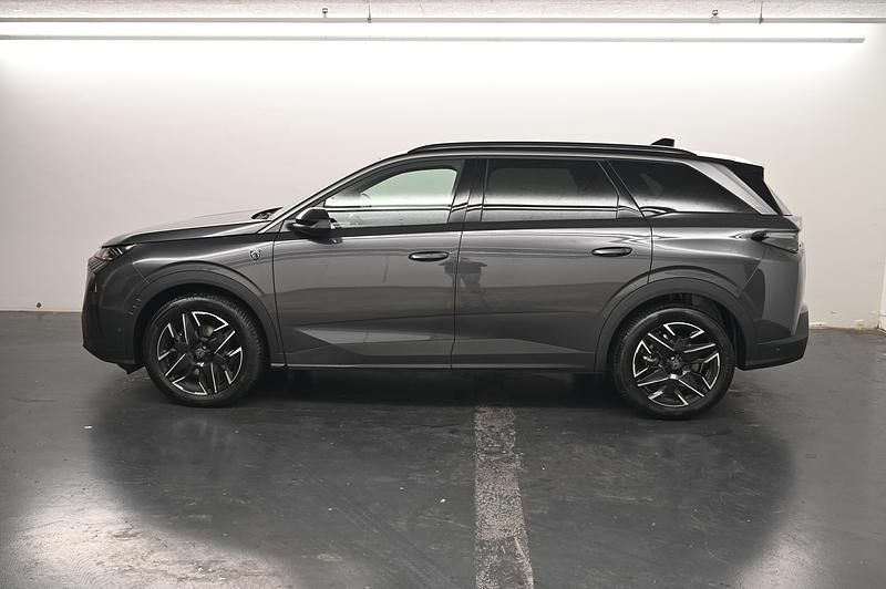 Gebraucht Peugeot 5008 GT 145 PS (106 kW) 2025 Grau SUV