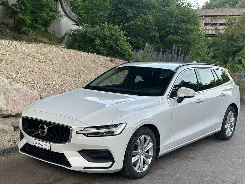 Gebraucht 2022 Volvo V60 Momentum Kombi | CHF 18’800 (Etwas zu teuer) - Bild 1/4