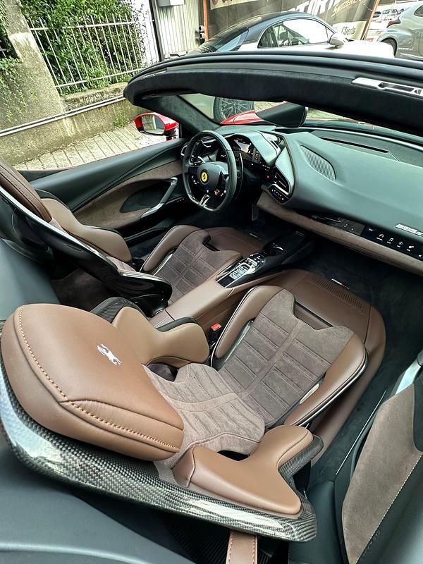 Gebraucht Ferrari 296 830 PS (610 kW) 2024