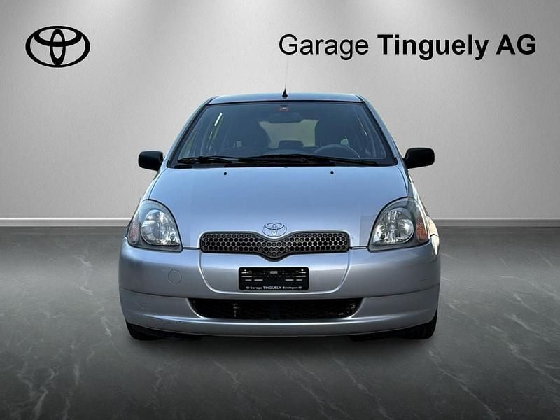 Silber Gebraucht 2003 Toyota Yaris Luna Limousine | CHF 4’200 (Etwas zu teuer) - Bild 1/4