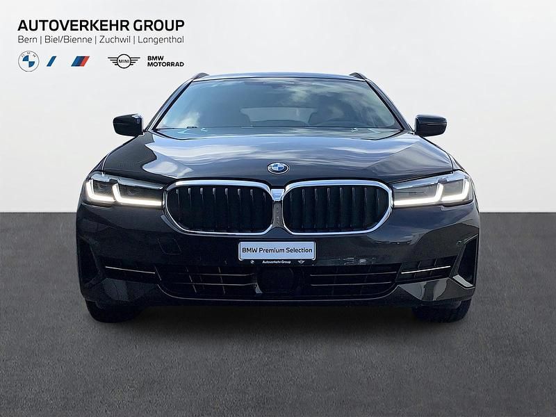 Gebraucht BMW 520 Comfort Edition 201 PS (147 kW) 2023 Grau Kombi