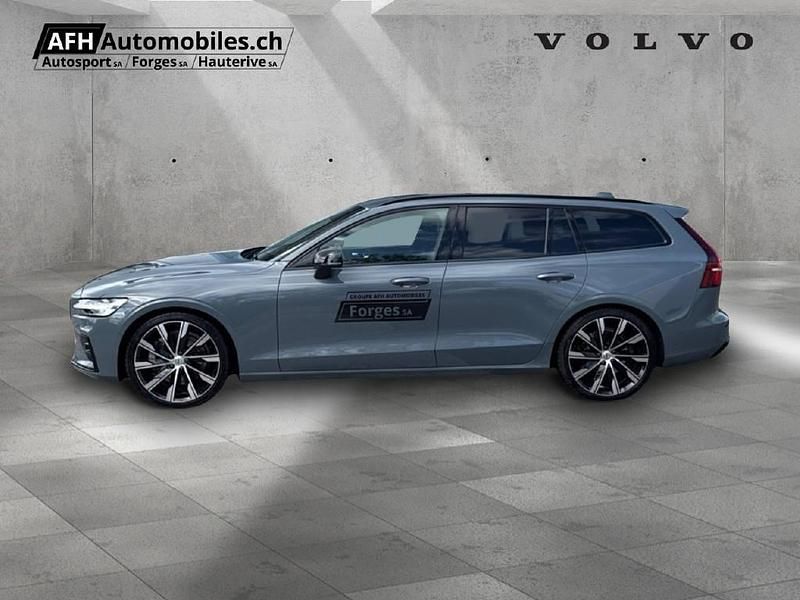 Gebraucht Volvo V60 Ultimate 264 PS (194 kW) 2024 Grau Kombi