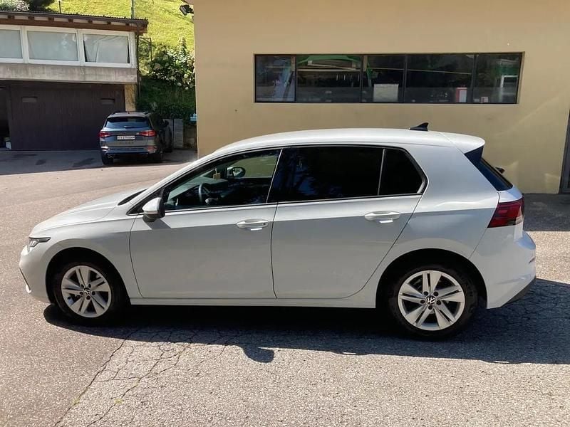 Gebraucht VW Golf VIII Life 110 PS (80 kW) 2025 Weiss