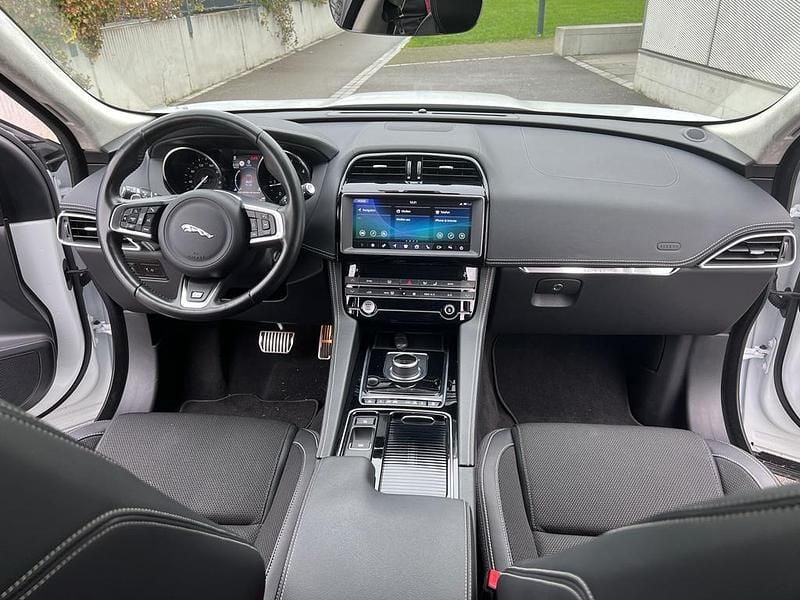 Gebraucht Jaguar F-Pace R-Sport 180 PS (132 kW) 2019 SUV