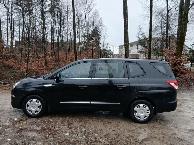 Gebraucht Ssangyong (KGM) Rodius Quartz 178 PS (130 kW) 2017 Van / Kleinbus