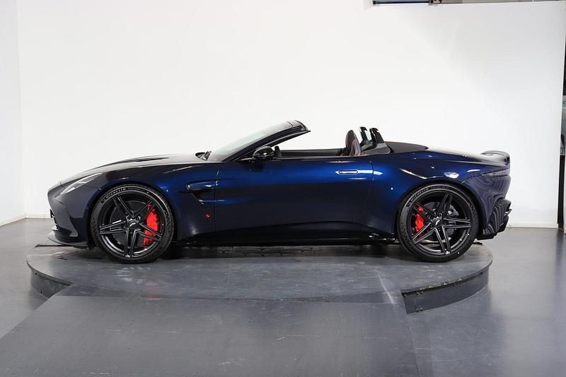 Neu Aston Martin V8 Vantage 679 PS (499 kW) 2026 Blau Cabrio