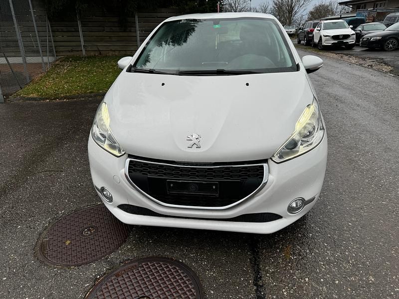 Gebraucht Peugeot 208 Active 82 PS (60 kW) 2013 Kleinwagen