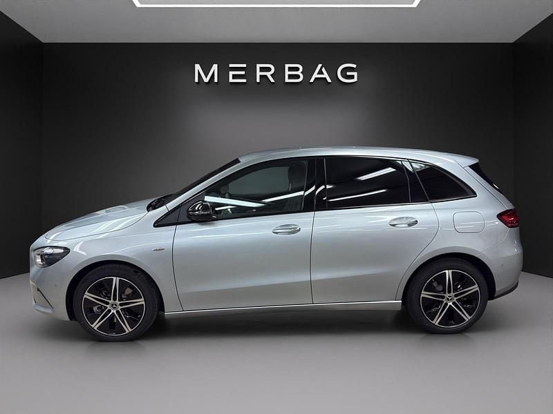 Neu Mercedes B250e 216 PS (158 kW) 2026 Silber Van / Kleinbus