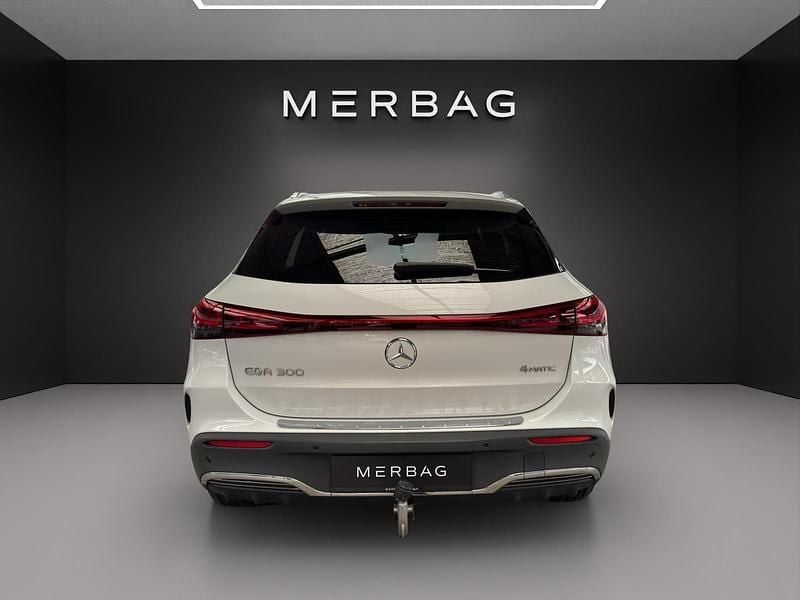 Gebraucht Mercedes EQA300 AMG line 168 kW (229 PS) 2022 Weiss SUV