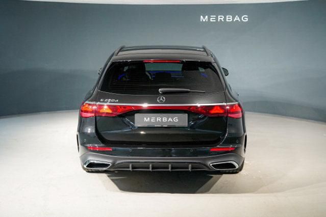 Gebraucht Mercedes E220 197 PS (144 kW) 2024 Schwarz Kombi