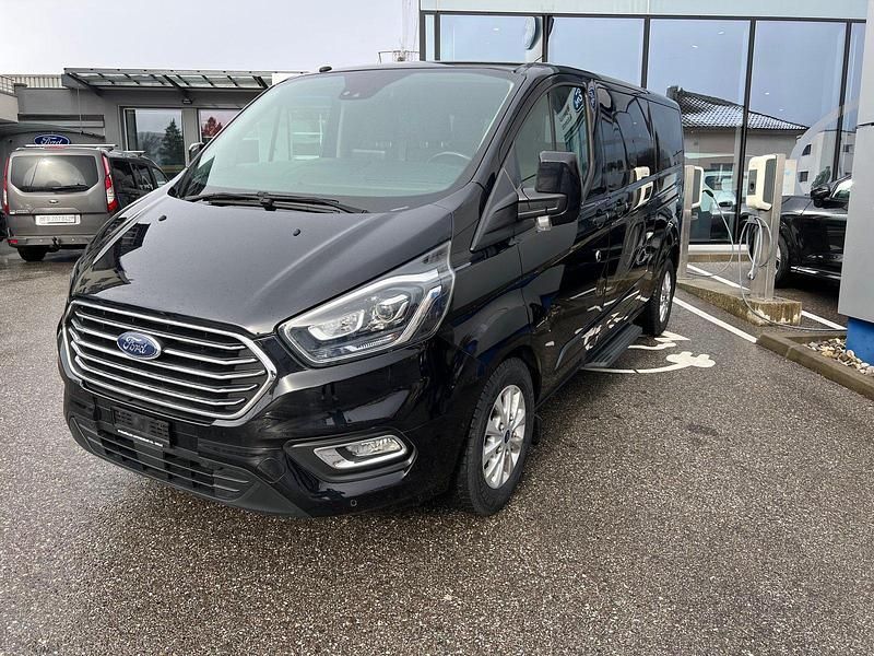 Gebraucht Ford Tourneo Titanium 170 PS (125 kW) 2019 Van / Kleinbus