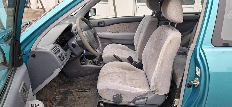 Gebraucht Toyota Starlet 75 PS (55 kW) 1998 Grün Kleinwagen