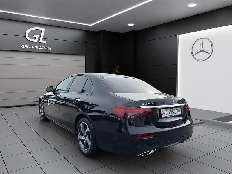 Gebraucht Mercedes E220 200 PS (147 kW) 2024 Schwarz Limousine