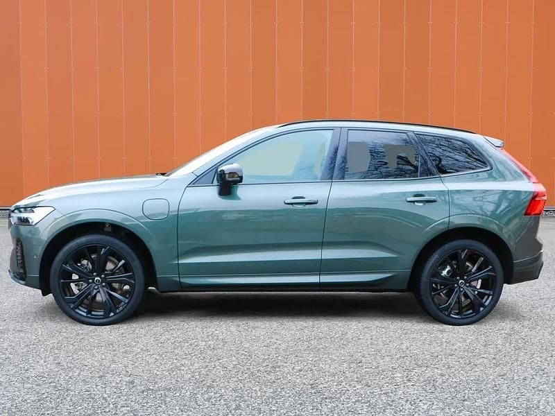 Neu Volvo XC60 Plus 455 PS (334 kW) 2026 Grün SUV