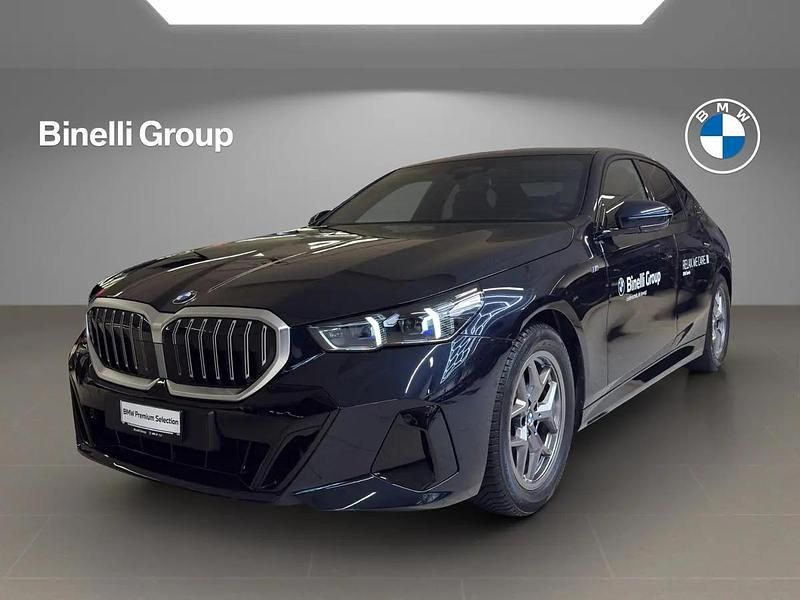 Schwarz Gebraucht 2025 BMW 520 M Sport Limousine | CHF 54’850 (Fairer Preis) - Bild 1/4