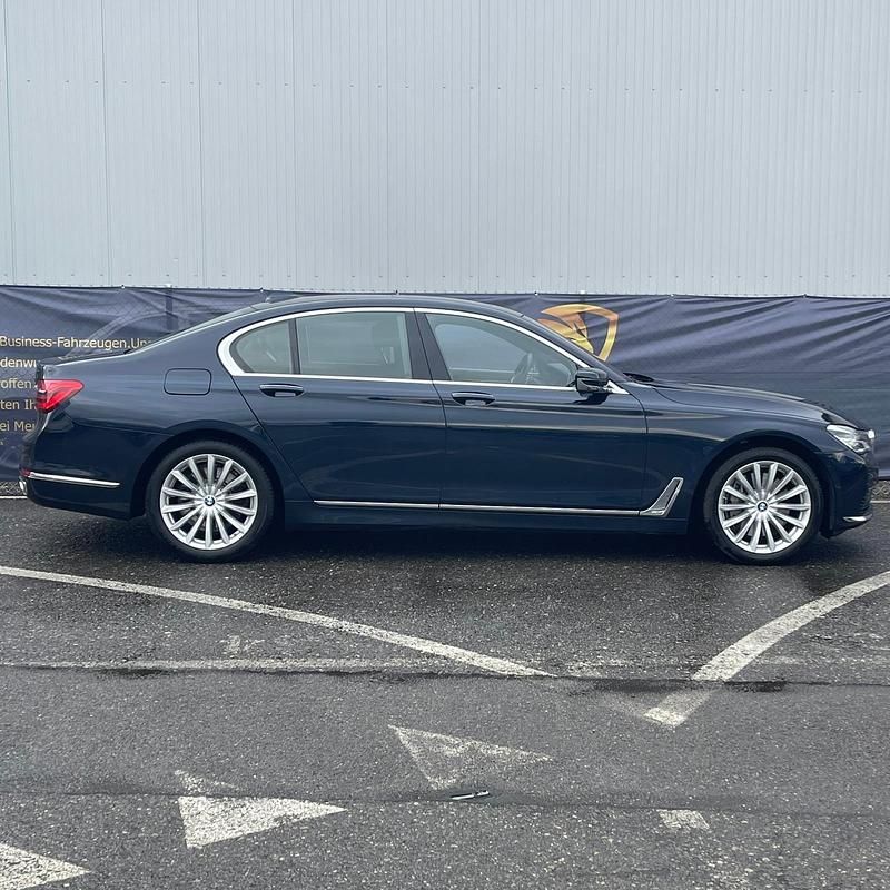 Gebraucht BMW 750 Executive 450 PS (330 kW) 2016 Limousine
