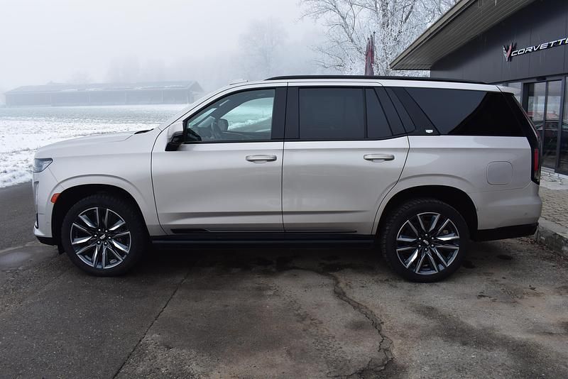 Gebraucht Cadillac Escalade 419 PS (308 kW) 2023 Beige SUV