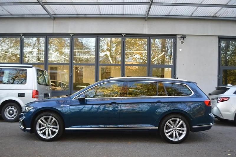 Gebraucht VW Passat GTE 217 PS (159 kW) 2025 Blau Kombi