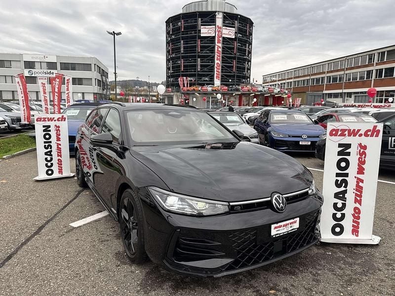 Gebraucht VW Passat R-line 266 PS (195 kW) 2025 Kombi