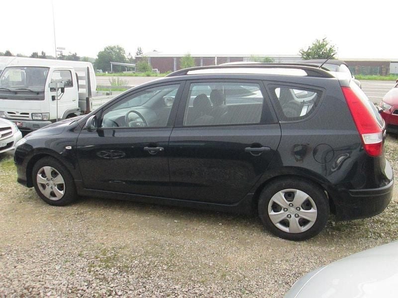 Gebraucht Hyundai i30 Style 115 PS (84 kW) 2011 Kombi