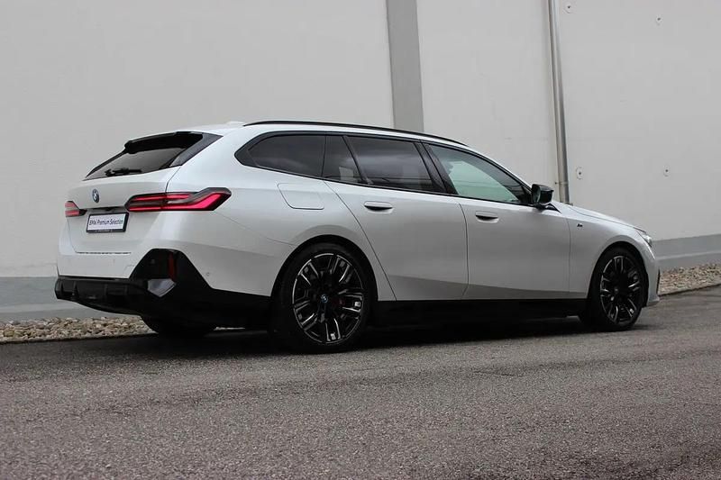 Gebraucht BMW i5 M Sport 442 kW (601 PS) 2026 Weiss Kombi