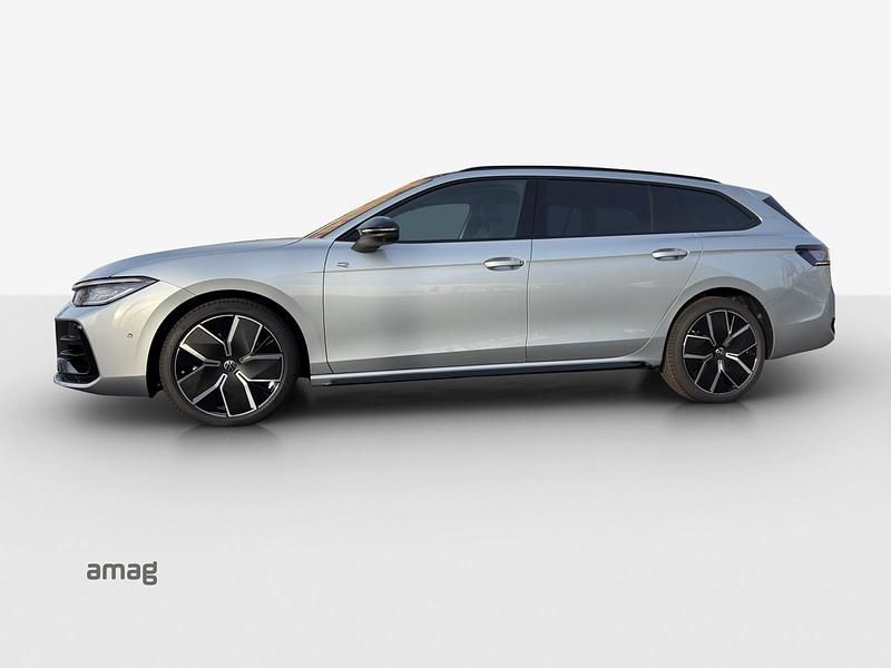 Neu VW Passat R-line 266 PS (195 kW) 2025 Oyster silver metallic  dachlackierung schwarz uni Kombi