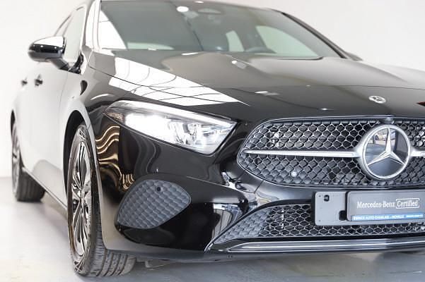 Gebraucht Mercedes A180 136 PS (100 kW) 2024 Schwarz Limousine