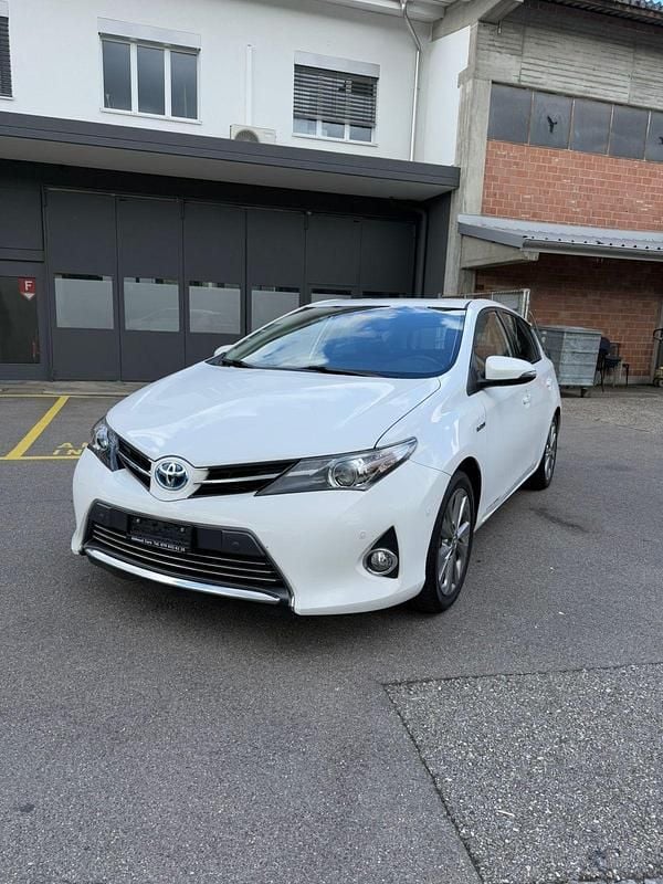 Gebraucht 2014 Toyota Auris Hybrid Sol | CHF 13’900 (Etwas zu teuer) - Bild 1/4