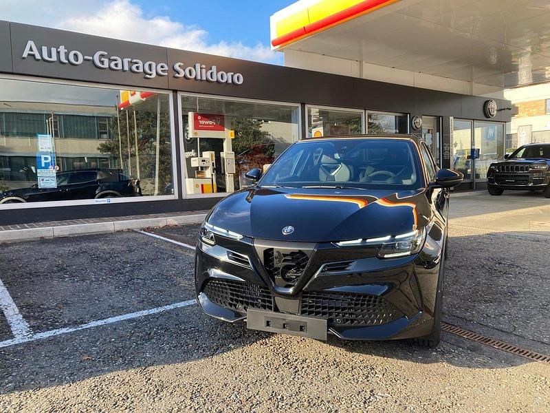 Neu Alfa Romeo Junior Edizione Speciale 136 PS (100 kW) 2025 SUV