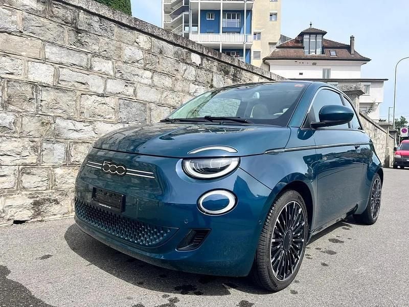 Gebraucht Fiat 500e La Prima 87 kW (119 PS) 2025 Blau Kleinwagen