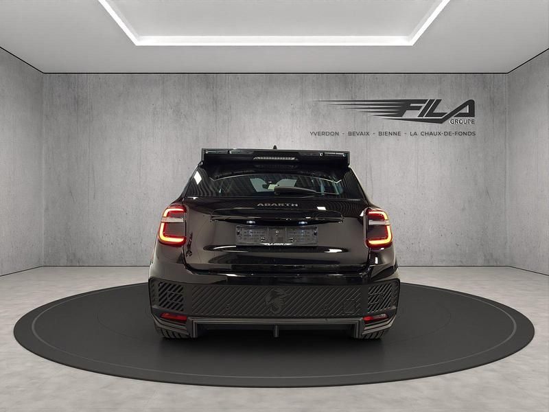 Neu Abarth 600e Turismo 175 kW (238 PS) 2025 SUV