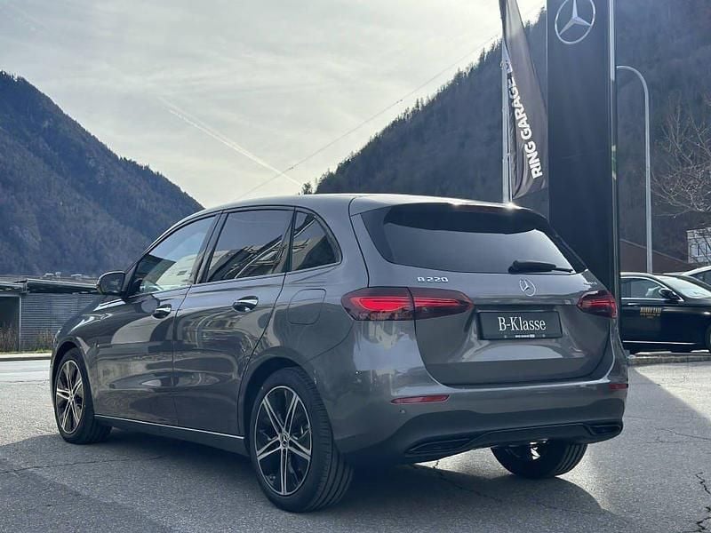 Gebraucht Mercedes B220 Progressive 204 PS (150 kW) 2024 Van / Kleinbus