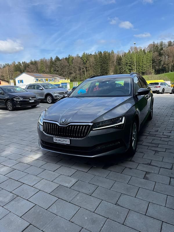 Gebraucht 2023 Skoda Superb Ambition Kombi | CHF 27’500 (Fairer Preis) - Bild 1/4