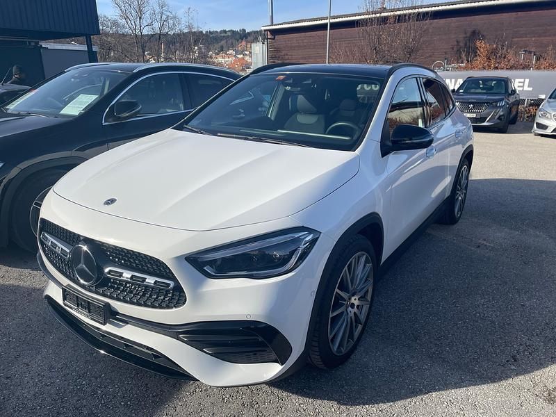 Weiss Gebraucht 2021 Mercedes GLA250 AMG line SUV | CHF 39’999 (Etwas zu teuer) - Bild 1/4