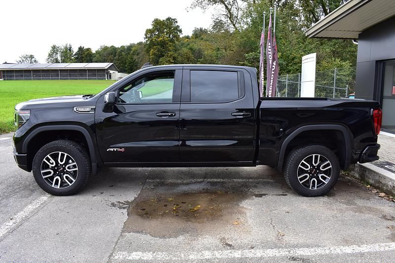 Neu GMC Sierra 420 PS (308 kW) 2025 Schwarz Abholung