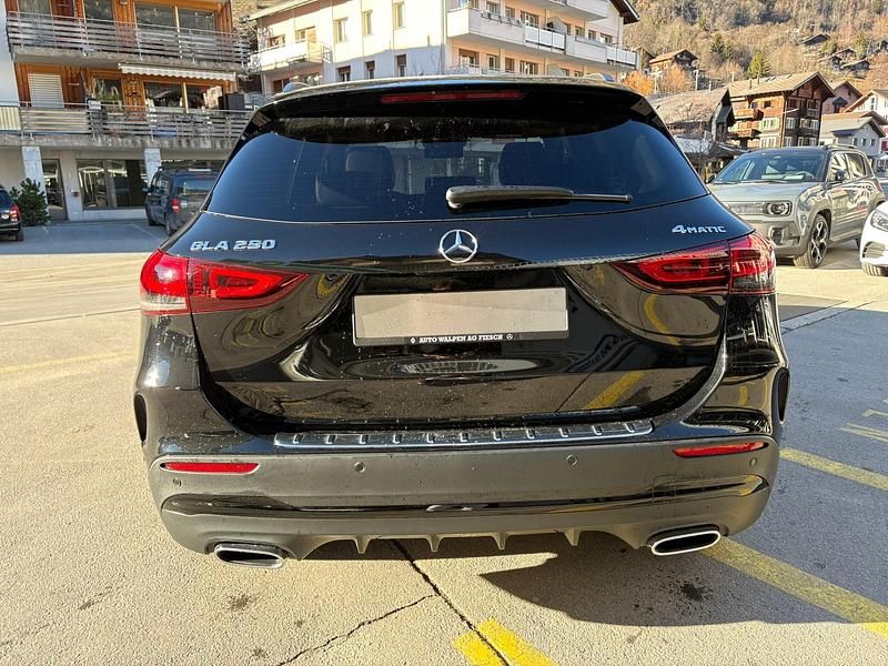 Gebraucht Mercedes GLA250 AMG line 224 PS (164 kW) 2022 Schwarz SUV